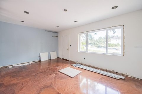 House in Tampa, Florida 3 bedrooms, 103.68 sq.m. № 2092957 - photo 19