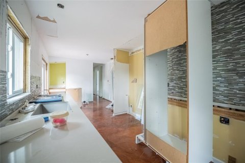 House in Tampa, Florida 3 bedrooms, 103.68 sq.m. № 2092957 - photo 25