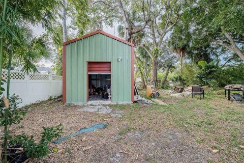 House in Tampa, Florida 3 bedrooms, 103.68 sq.m. № 2092957 - photo 16