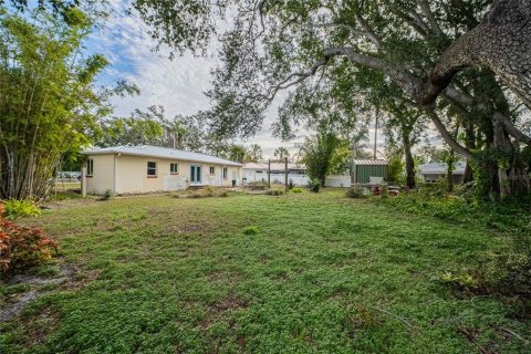 House in Tampa, Florida 3 bedrooms, 103.68 sq.m. № 2092957 - photo 14