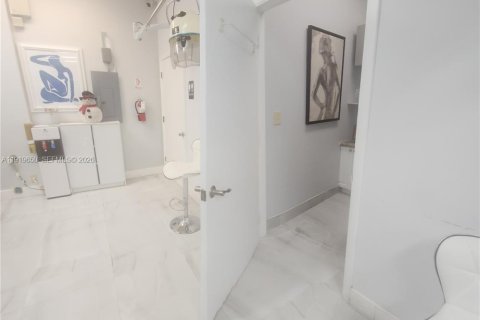 Immobilier commercial à vendre à Miami, Floride № 2054016 - photo 5
