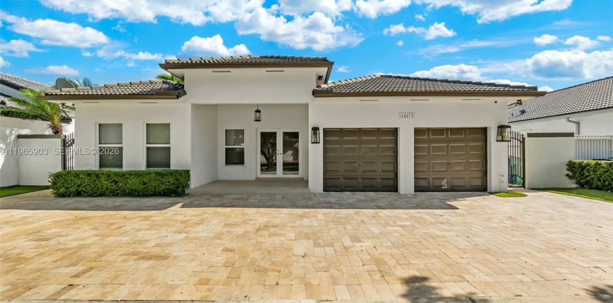 Villa ou maison à Miami Lakes, Floride 4 chambres, 179.67 m2 № 2041764