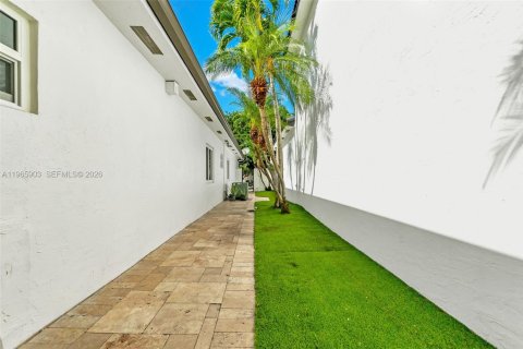 Villa ou maison à louer à Miami Lakes, Floride: 4 chambres, 179.67 m2 № 2041764 - photo 11