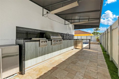 Villa ou maison à louer à Miami Lakes, Floride: 4 chambres, 179.67 m2 № 2041764 - photo 9