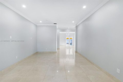 Villa ou maison à louer à Miami Lakes, Floride: 4 chambres, 179.67 m2 № 2041764 - photo 15