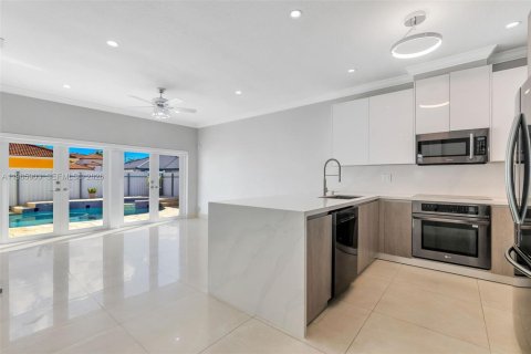 Villa ou maison à louer à Miami Lakes, Floride: 4 chambres, 179.67 m2 № 2041764 - photo 20