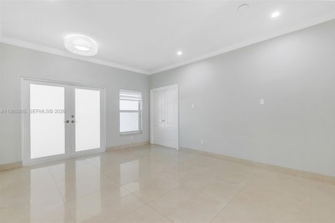 Villa ou maison à louer à Miami Lakes, Floride: 4 chambres, 179.67 m2 № 2041764 - photo 13