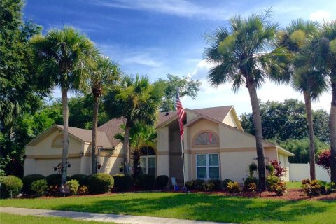 House in Orlando, Florida 4 bedrooms, 198.63 sq.m. № 1793293 - photo 1