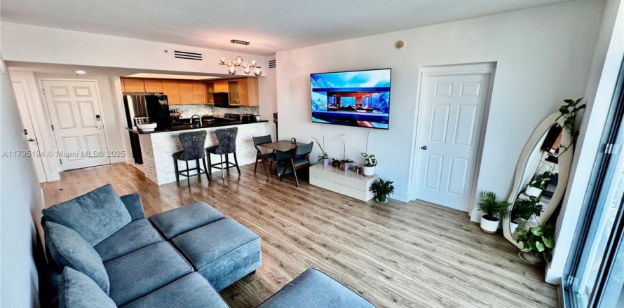 Apartment in Hollywood, Florida 2 bedrooms, 111.02 sq.m. № 1861389