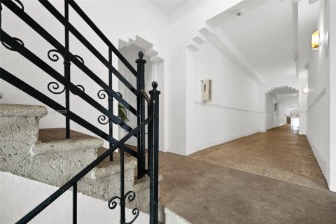 Appartement à louer à Miami Beach, Floride: 1 chambre, 65.96 m2 № 1928875 - photo 4