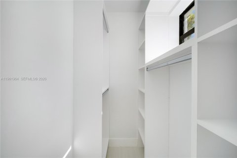 Adosado en venta en Miami, Florida, 4 dormitorios, 178.37 m2 № 2025559 - foto 17