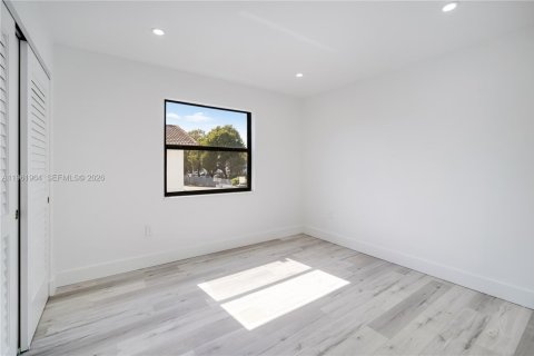 Adosado en venta en Miami, Florida, 4 dormitorios, 178.37 m2 № 2025559 - foto 23
