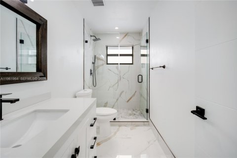 Adosado en venta en Miami, Florida, 4 dormitorios, 178.37 m2 № 2025559 - foto 22