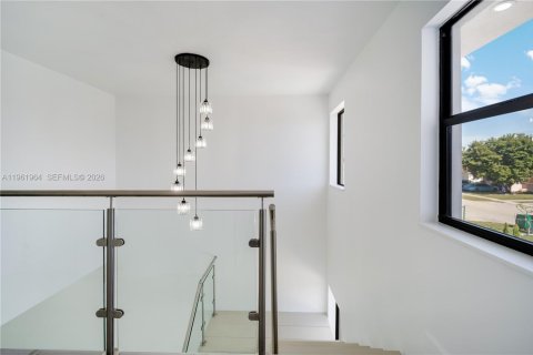 Adosado en venta en Miami, Florida, 4 dormitorios, 178.37 m2 № 2025559 - foto 18