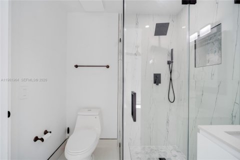 Adosado en venta en Miami, Florida, 4 dormitorios, 178.37 m2 № 2025559 - foto 8