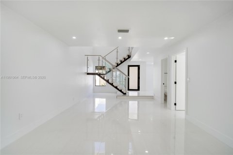 Adosado en venta en Miami, Florida, 4 dormitorios, 178.37 m2 № 2025559 - foto 14