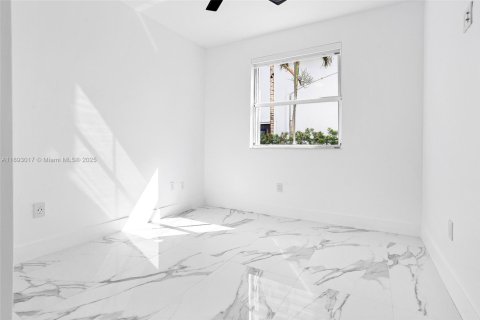 Villa ou maison à louer à Miami, Floride: 4 chambres, 250.46 m2 № 1946739 - photo 10