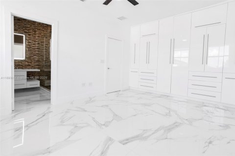 Villa ou maison à louer à Miami, Floride: 4 chambres, 250.46 m2 № 1946739 - photo 28