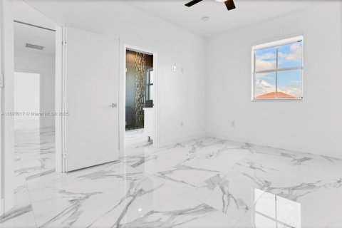 Villa ou maison à louer à Miami, Floride: 4 chambres, 250.46 m2 № 1946739 - photo 23