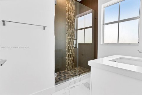 Villa ou maison à louer à Miami, Floride: 4 chambres, 250.46 m2 № 1946739 - photo 25