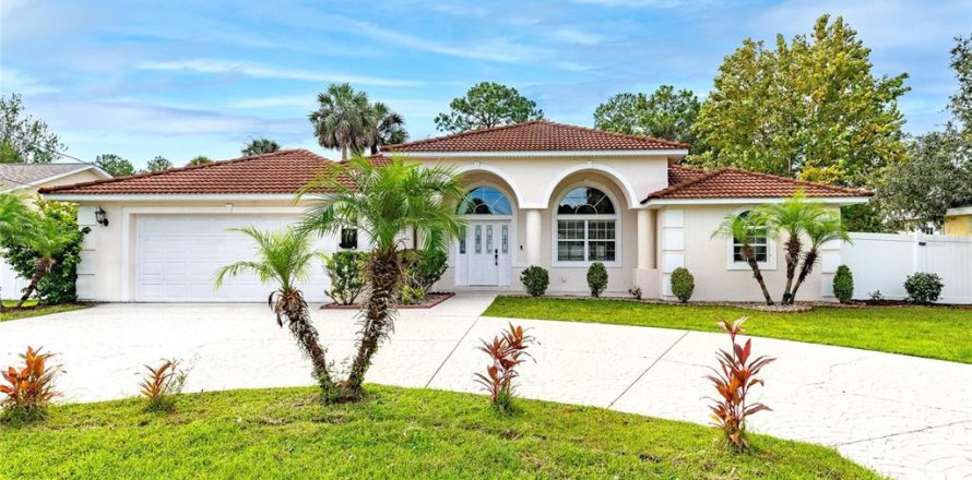 House in Palm Coast, Florida 4 bedrooms, 226.4 sq.m. № 1913602