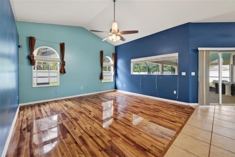 House in Palm Coast, Florida 4 bedrooms, 226.4 sq.m. № 1913602 - photo 9