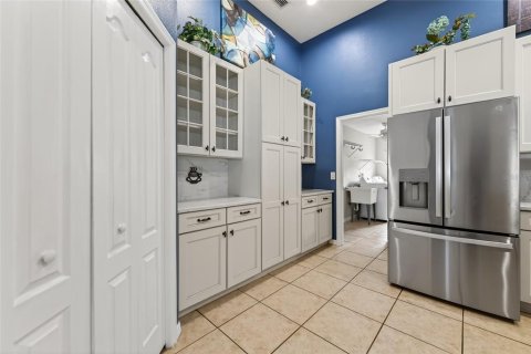 House in Palm Coast, Florida 4 bedrooms, 226.4 sq.m. № 1913602 - photo 8