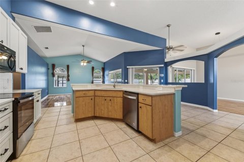 House in Palm Coast, Florida 4 bedrooms, 226.4 sq.m. № 1913602 - photo 6