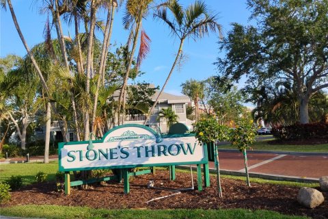 Condo in Saint Petersburg, Florida, 2 bedrooms  № 1801787 - photo 10