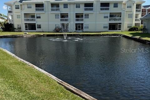 Condo in Saint Petersburg, Florida, 2 bedrooms  № 1801787 - photo 8