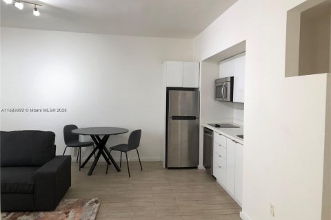 Copropriété à louer à Miami Beach, Floride: 1 chambre, 54.35 m2 № 1930070 - photo 4
