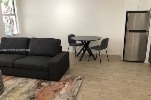 Copropriété à louer à Miami Beach, Floride: 1 chambre, 54.35 m2 № 1930070 - photo 2