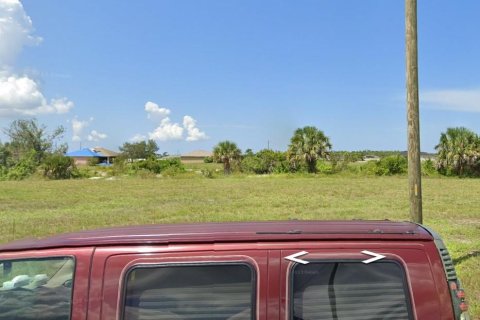 Land in Cape Coral, Florida № 2223930 - photo 2
