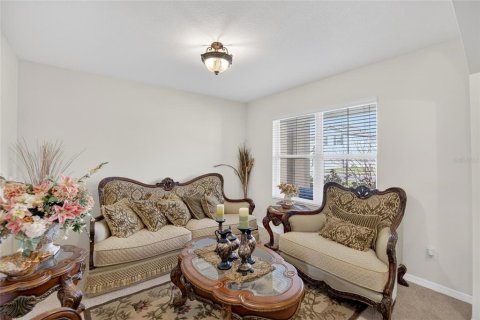 House in Zephyrhills, Florida 4 bedrooms, 225.94 sq.m. № 2155277 - photo 8