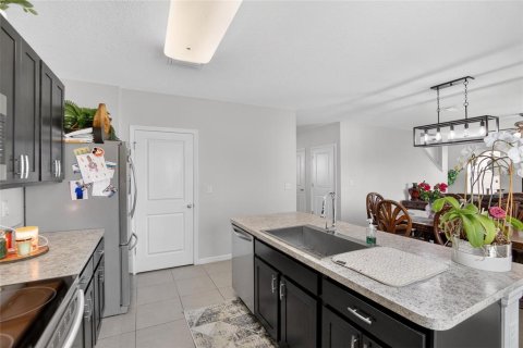 House in Zephyrhills, Florida 4 bedrooms, 225.94 sq.m. № 2155277 - photo 15