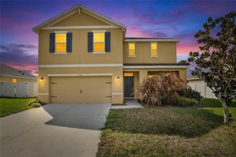 House in Zephyrhills, Florida 4 bedrooms, 225.94 sq.m. № 2155277