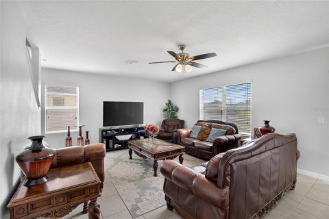House in Zephyrhills, Florida 4 bedrooms, 225.94 sq.m. № 2155277 - photo 19