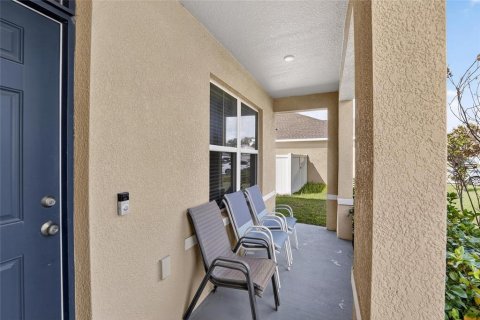 House in Zephyrhills, Florida 4 bedrooms, 225.94 sq.m. № 2155277 - photo 6