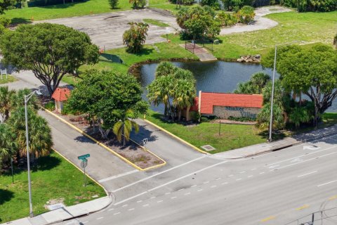 Condo in Tamarac, Florida, 2 bedrooms № 2186606 - photo 25