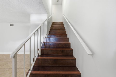 Condo in Tamarac, Florida, 2 bedrooms № 2186606 - photo 12