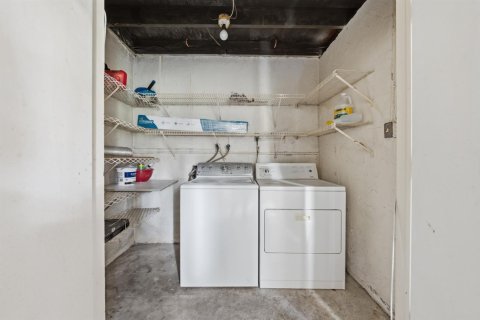 Condo in Tamarac, Florida, 2 bedrooms № 2186606 - photo 19