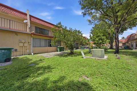 Condo in Tamarac, Florida, 2 bedrooms № 2186606 - photo 28