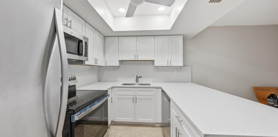 Condo in Tamarac, Florida, 2 bedrooms № 2186606