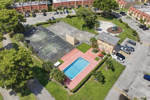 Condo in Tamarac, Florida, 2 bedrooms № 2186606 - photo 26