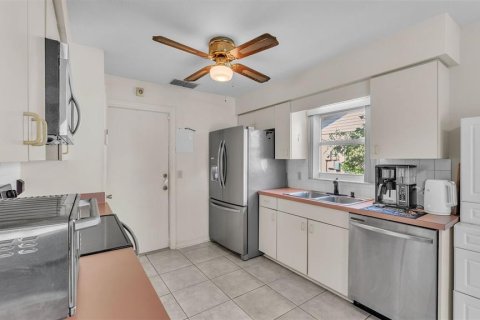House in Lakeland, Florida 3 bedrooms, 126.16 sq.m. № 1831461 - photo 7