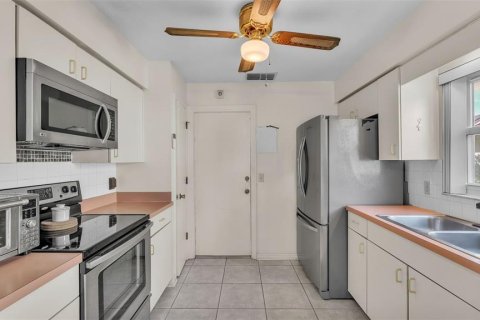 House in Lakeland, Florida 3 bedrooms, 126.16 sq.m. № 1831461 - photo 6