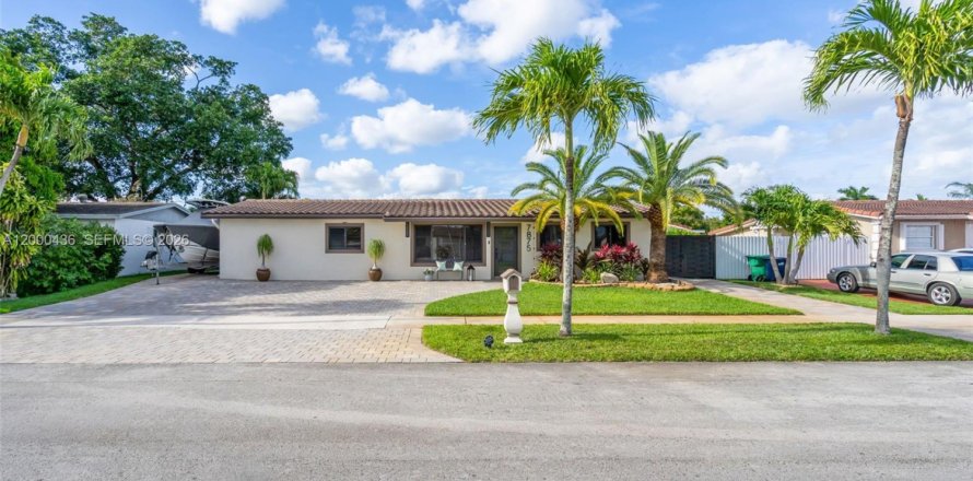 Villa ou maison à Hialeah, Floride 3 chambres, 188.87 m2 № 2065004