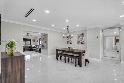 Villa ou maison à vendre à Hialeah, Floride: 3 chambres, 188.87 m2 № 2065004 - photo 17
