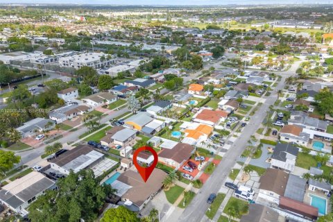 Villa ou maison à vendre à Hialeah, Floride: 3 chambres, 188.87 m2 № 2065004 - photo 5