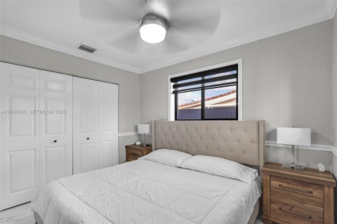 Villa ou maison à vendre à Hialeah, Floride: 3 chambres, 188.87 m2 № 2065004 - photo 28